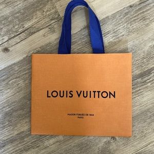 Paper new Louis Vuitton bag